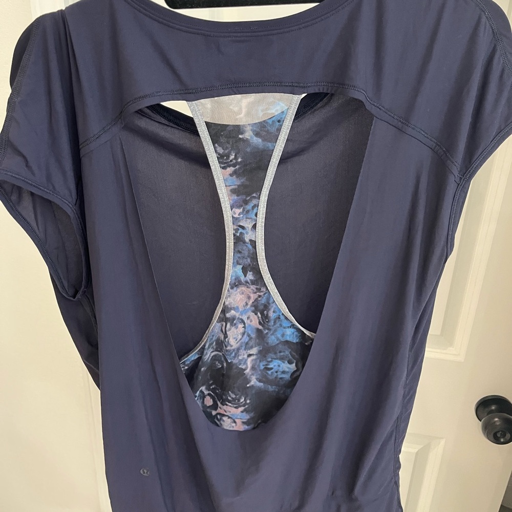 Lululemon workout shirt 6